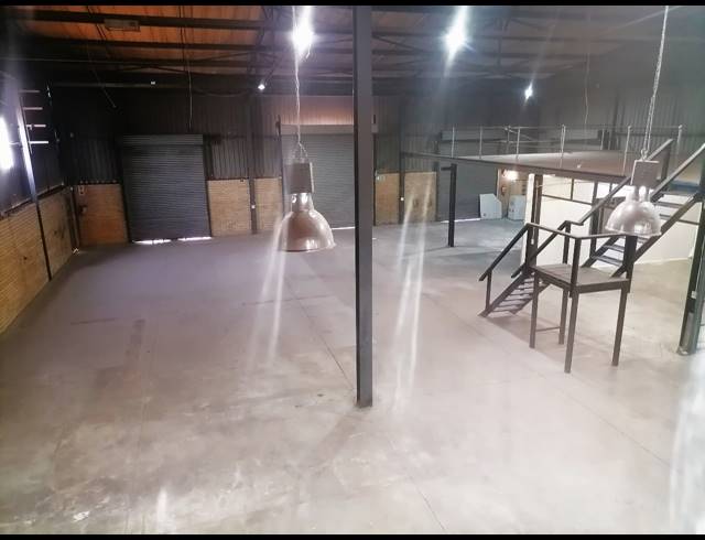952M² WAREHOUSE TO LET IN HENNOPSPARK